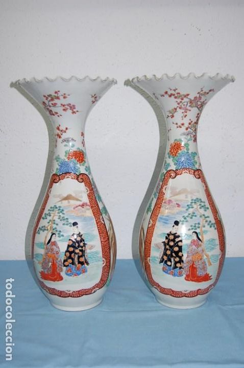Antig&uuml;edades: PAREJA DE JARRONES EN PORCELANA ORIENTAL - Foto 1