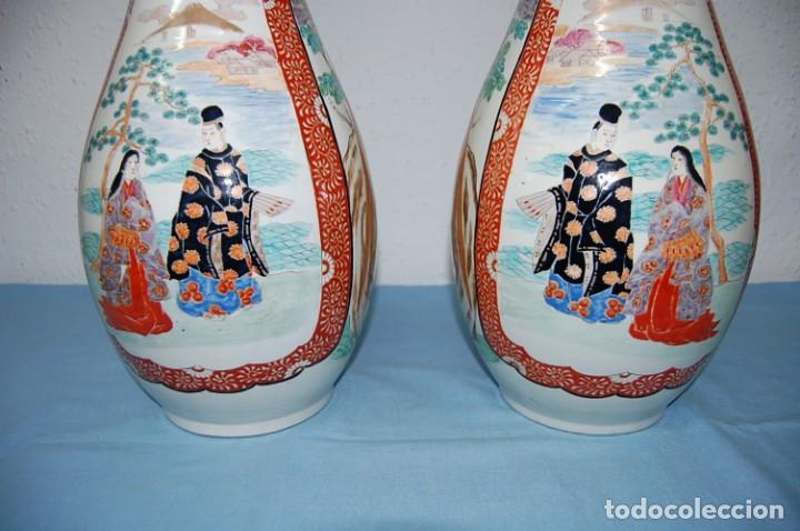 Antig&uuml;edades: PAREJA DE JARRONES EN PORCELANA ORIENTAL - Foto 2