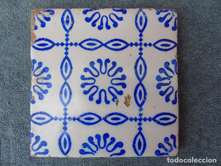 Antig&uuml;edades: ANTIGUO AZULEJO BLANCO Y AZUL - Foto 1
