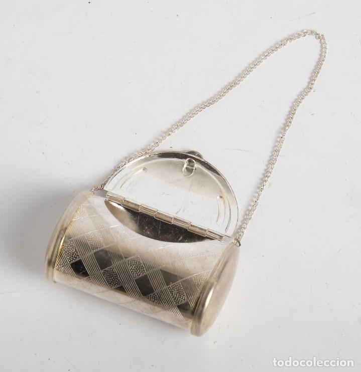 Antig&uuml;edades: Pastillero en forma de bolso plateado - Foto 3