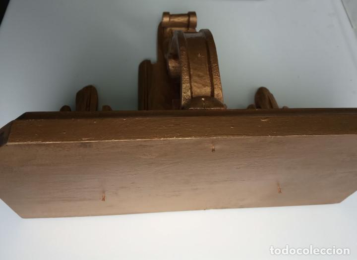 Antig&uuml;edades: m&eacute;nsula de madera tallada con pan de oro - Foto 2