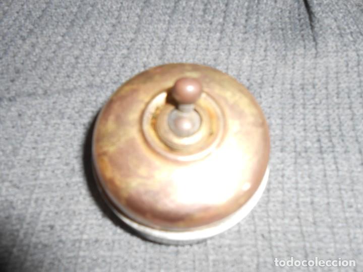 Antig&uuml;edades: INTERRUPTOR   DE  COBRE   Y    PORCELANA - Foto 2
