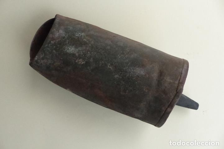 antiguo cencerro de chapa metal hierro y bronce - Buy Antique livestock  objects on todocoleccion
