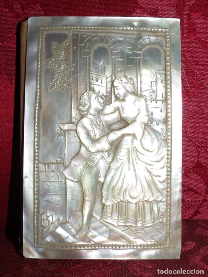 Antig&uuml;edades: Carnet de baile en n&aacute;car. 1858 - Foto 2