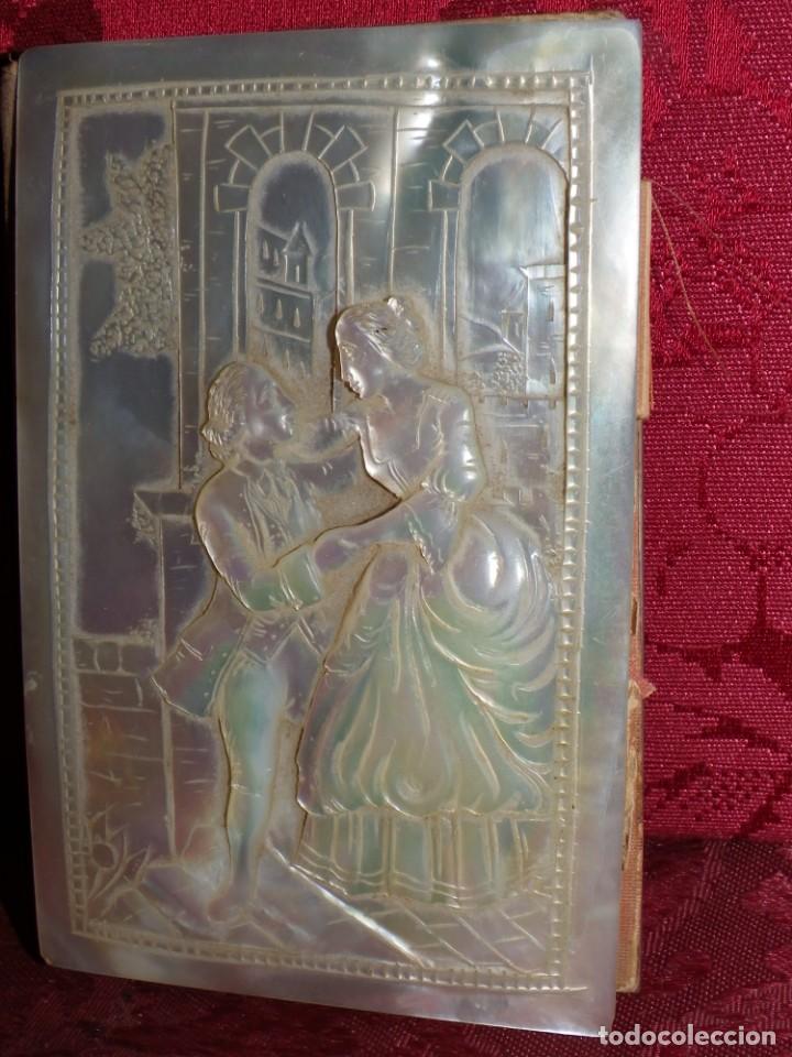 Antig&uuml;edades: Carnet de baile en n&aacute;car. 1858 - Foto 4