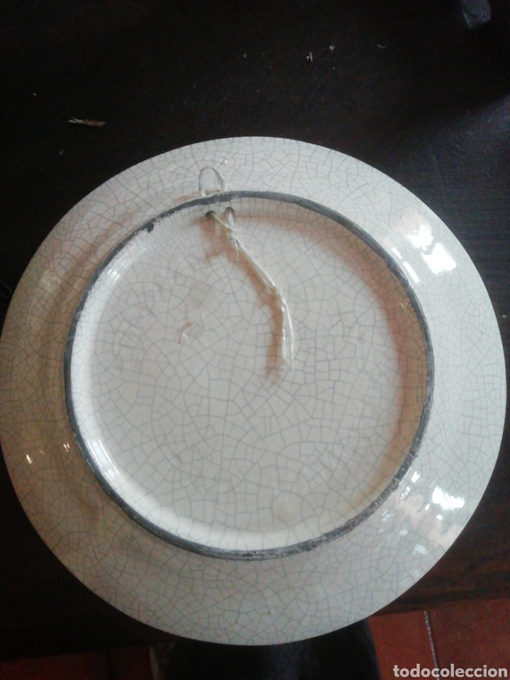 Antig&uuml;edades: Plato de colgar de cer&aacute;mica - Foto 3