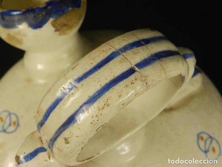 Antig&uuml;edades: BOTIJO DE TALAVERA SIGLO XIX - Foto 2