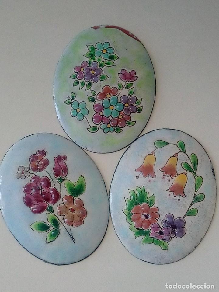 Antig&uuml;edades: CHAPAS ESMALTADAS. (Tema floral) - Foto 1