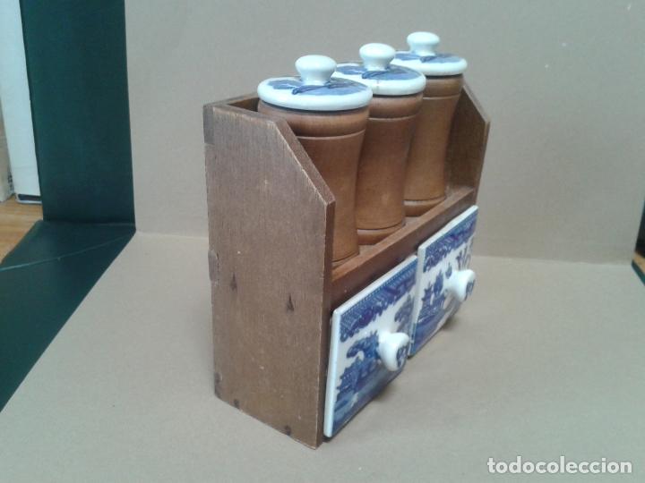Antig&uuml;edades: Especiero  de porcelana inglesa. - Foto 8