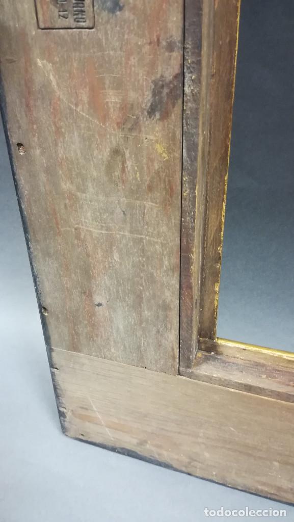 Antig&uuml;edades: MARCO DE MADERA CON PAN DE ORO Y TERCIOPELO GRANATE - Foto 11