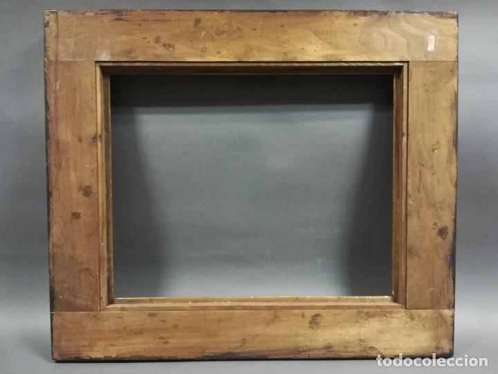 Antig&uuml;edades: MARCO DE MADERA DORADO Y TERCIOPELO ROJO - Foto 7