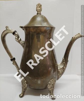 Antig&uuml;edades: ANTIG&Uuml;A  TETERA - CAFETERA  EN METAL  PLATEADO - Foto 1