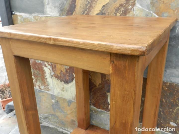 Antig&uuml;edades: MESA ALTA EN MADERA DE PINO - Foto 6