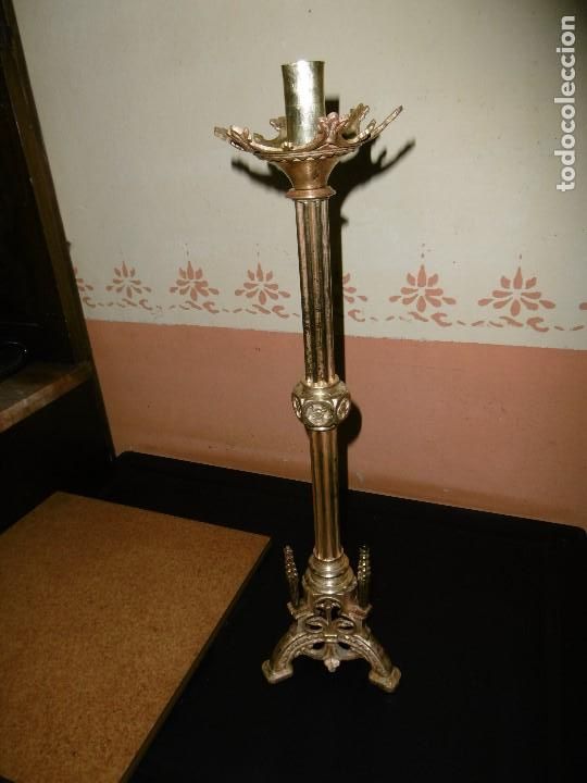 Antig&uuml;edades: ANTIGUO CANDELABRO DE BRONCE. - Foto 1