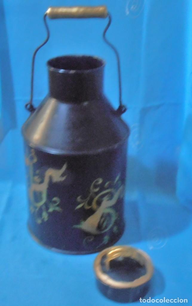 Antig&uuml;edades: RECIPIENTE DE HOJALATA, LECHERA - Foto 2