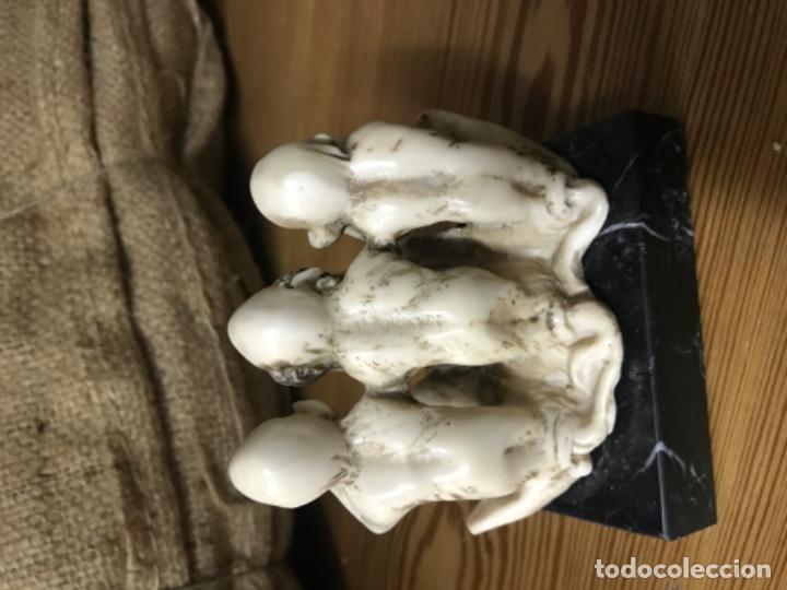 Antig&uuml;edades: Figura monos m&aacute;rmol - Foto 2