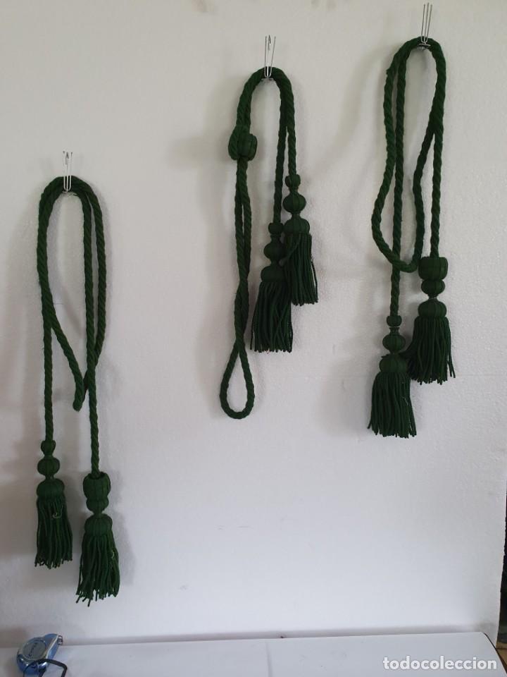 Antig&uuml;edades: LOTE DE 4 CORDONES CON BORLA - Foto 1
