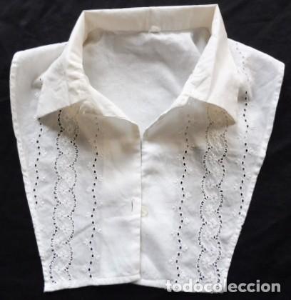 Antig&uuml;edades: FALSA CAMISA DE ENCAJE SUIZO S.XX - Foto 1