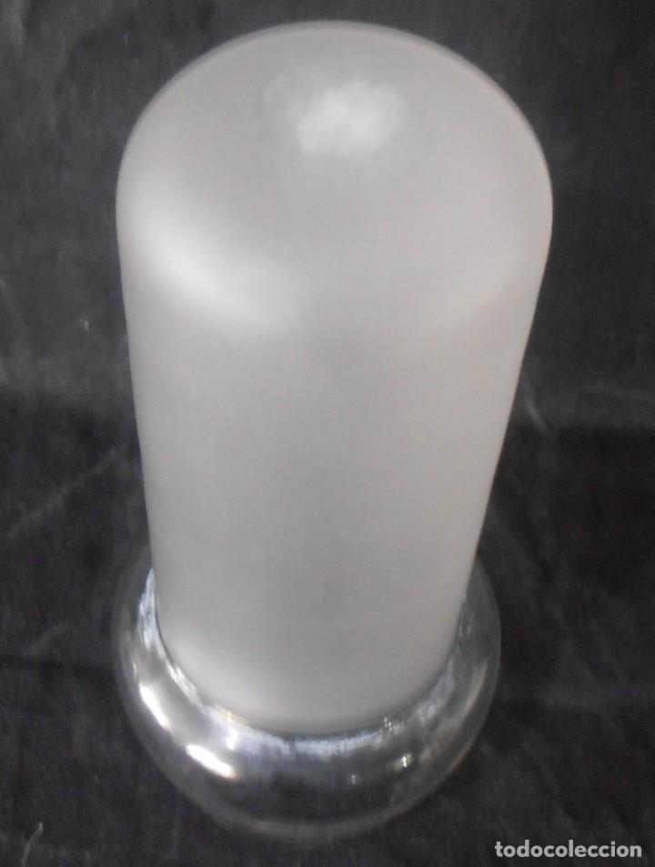 Antig&uuml;edades: 1 TULIPA CON FORMA DE TUBO - Foto 3