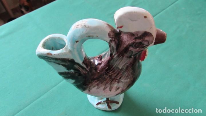 Antig&uuml;edades: Botijo con forma de gallo de cer&aacute;mica - Foto 1
