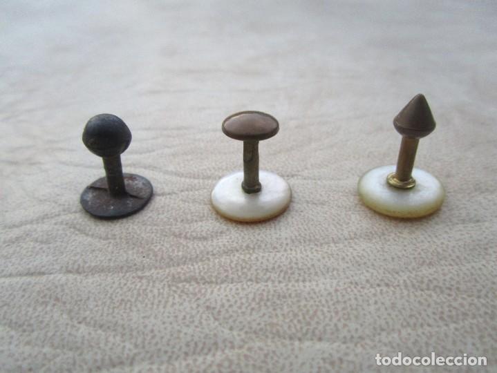 Antig&uuml;edades: lote de 3 antiguos botones - Foto 1