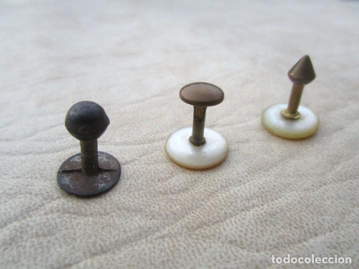 Antig&uuml;edades: lote de 3 antiguos botones - Foto 2