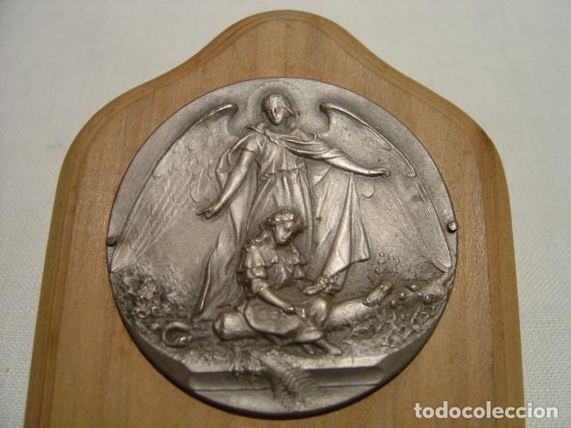 Antig&uuml;edades: MEDALL&Oacute;N &Aacute;NGEL DE LA GUARDA SOBRE MADERA - Foto 3