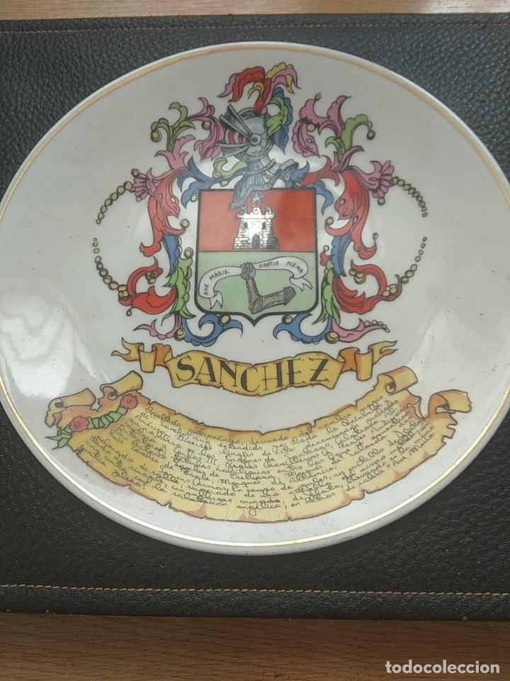 Antig&uuml;edades: Plato her&aacute;ldico de S&aacute;nchez en plata - Foto 1