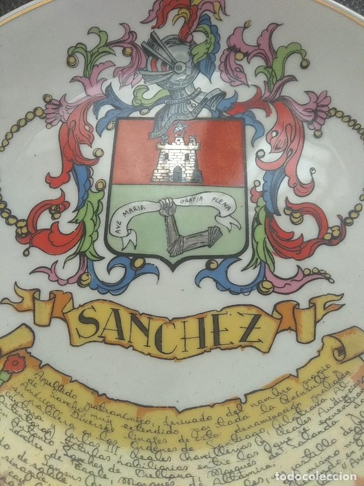 Antig&uuml;edades: Plato her&aacute;ldico de S&aacute;nchez en plata - Foto 2