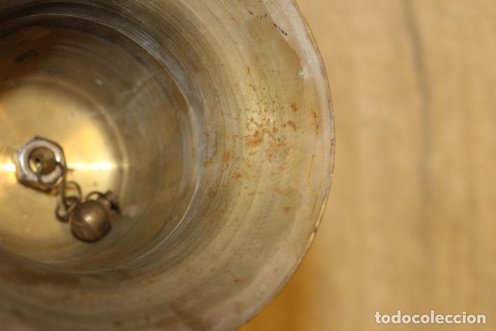 Antig&uuml;edades: campana de bronce - Foto 4