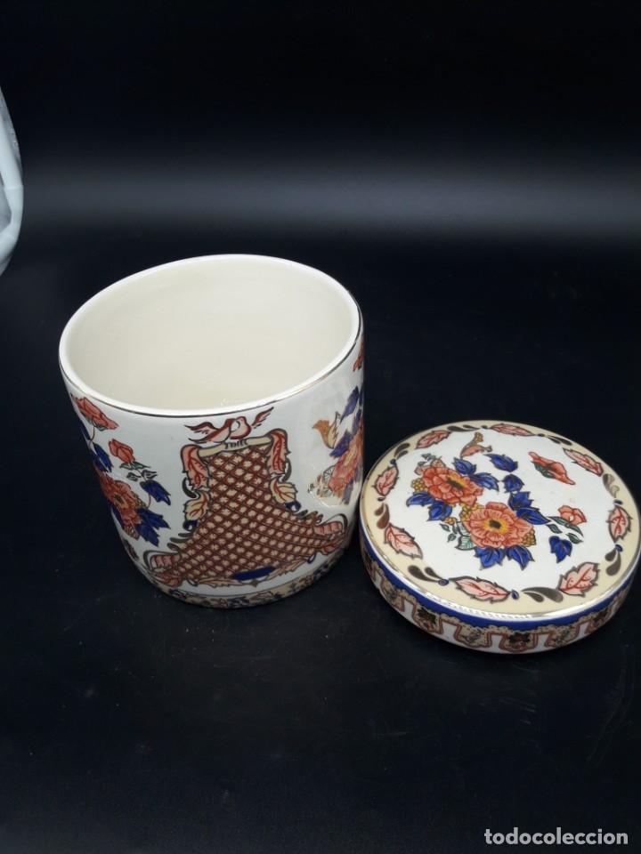 Antig&uuml;edades: Bote de porcelana marca panda - Foto 3