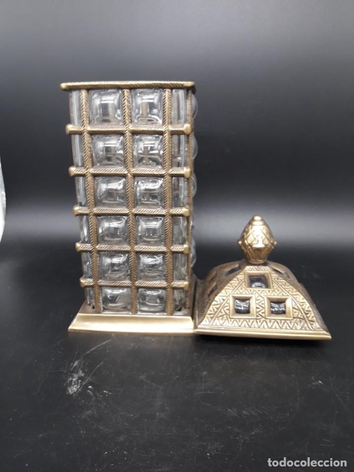 Antig&uuml;edades: Bote de cristal y lat&oacute;n - Foto 3
