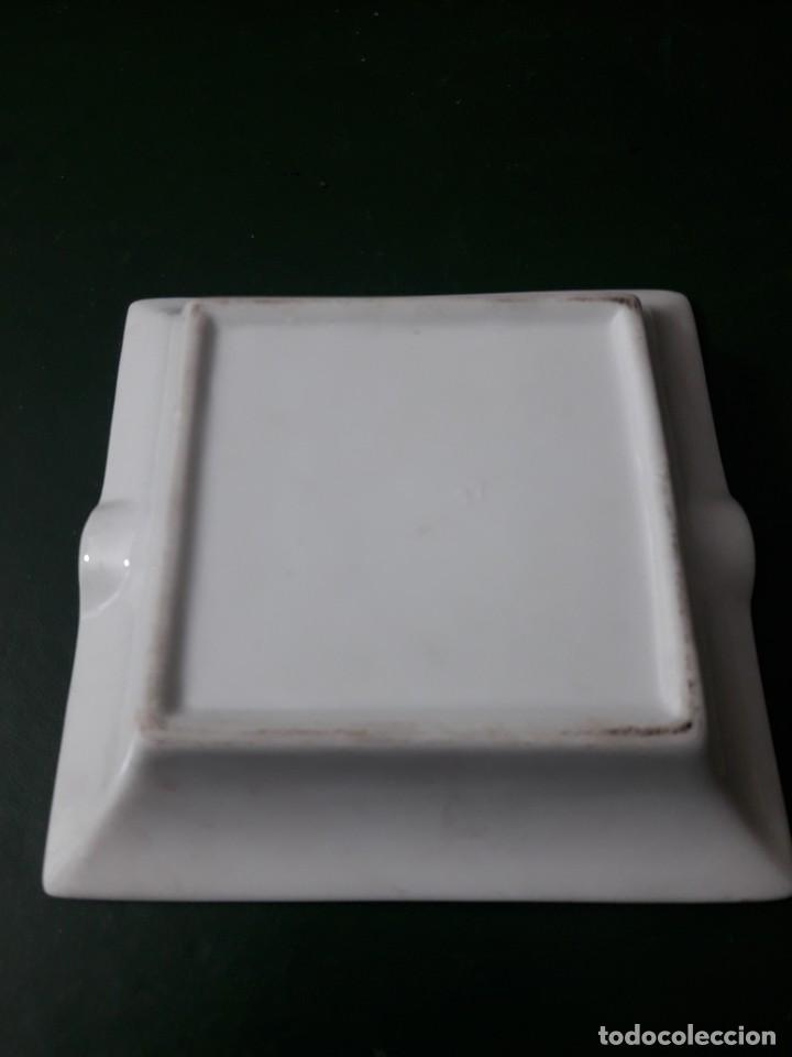 Antig&uuml;edades: Cenicero porcelana - Foto 2