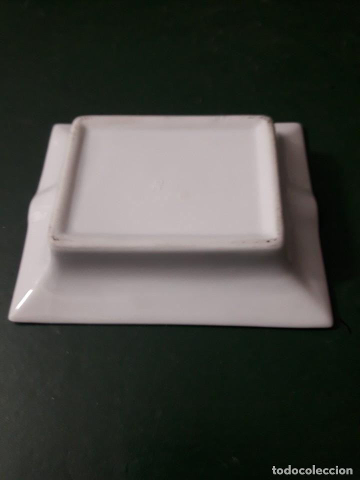 Antig&uuml;edades: Cenicero porcelana - Foto 2