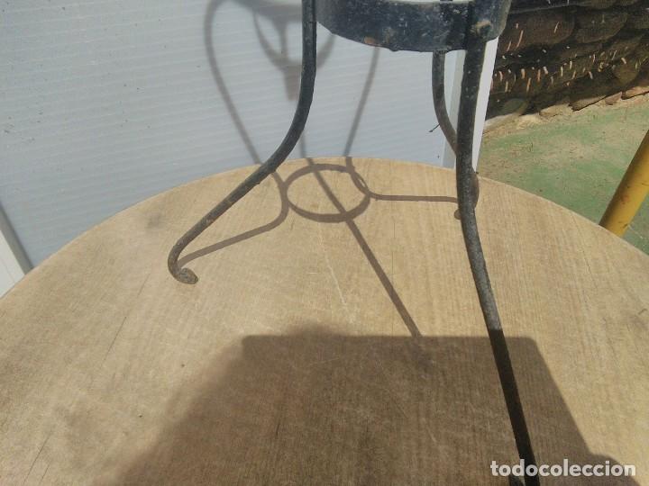 Antig&uuml;edades: Soporte antiguo palanganero - Foto 3