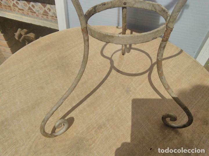 Antig&uuml;edades: Soporte antiguo palanganero. - Foto 3