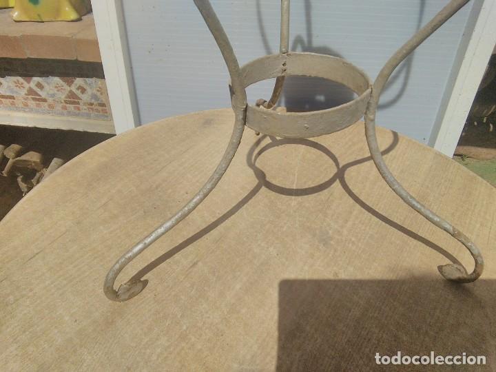 Antig&uuml;edades: Soporte antiguo palanganero. - Foto 2
