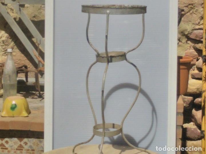 Antig&uuml;edades: Soporte antiguo palanganero. - Foto 3