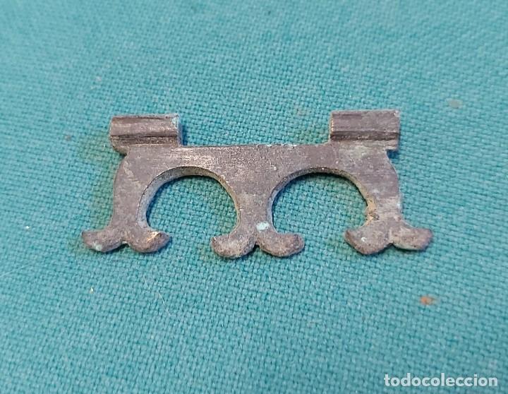 Antig&uuml;edades: Pieza de bisagra antigua, 4,4 cm