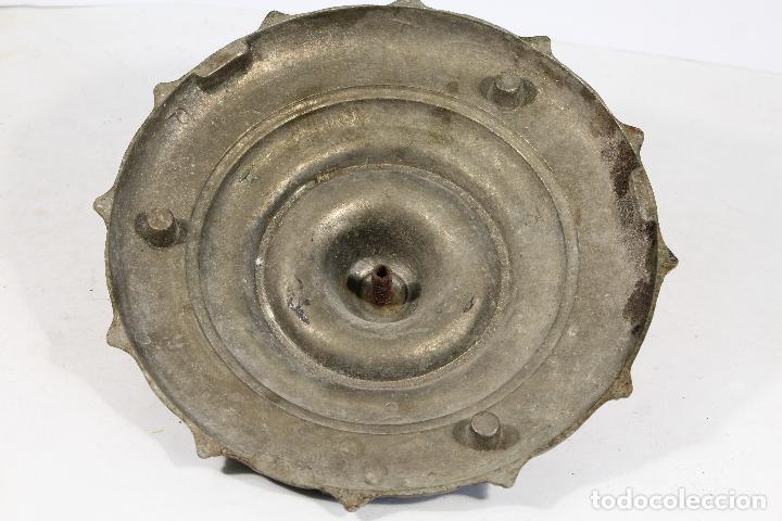 Antig&uuml;edades: roseton de techo - roseta antigua en calamina - Foto 3