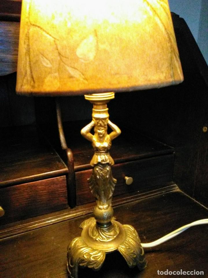 Antig&uuml;edades: L&aacute;mpara antigua de bronce con pantalla - Foto 3