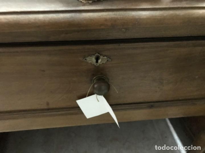 Antig&uuml;edades: Mesa casta&ntilde;o altar - Foto 1