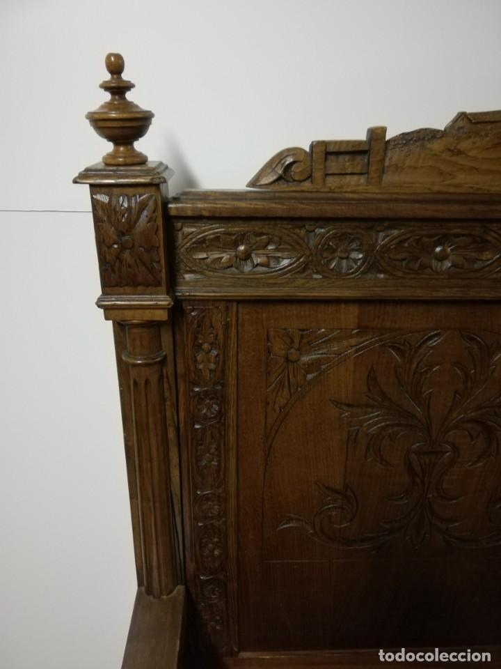 Antig&uuml;edades: Banco tallado de roble - Foto 4