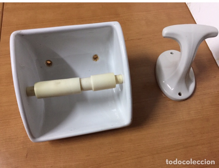 Antiques: Porta rayos y percha de porcelana