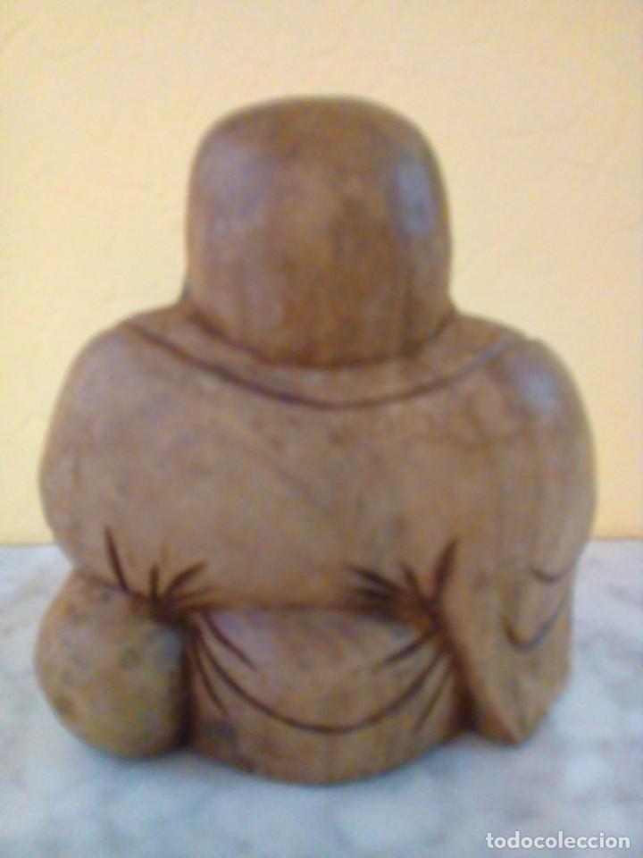 Antig&uuml;edades: FIGURA DE BUDA DE MADERA MACIZA TALLADA - Foto 2
