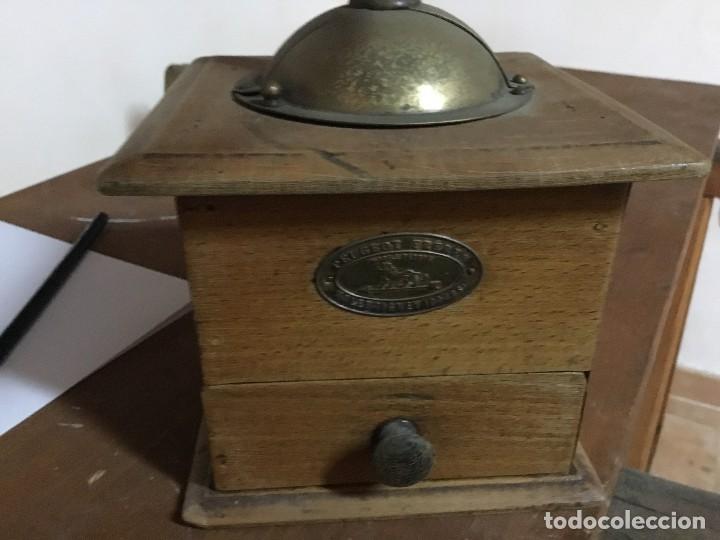 Antig&uuml;edades: molinillo peugeot