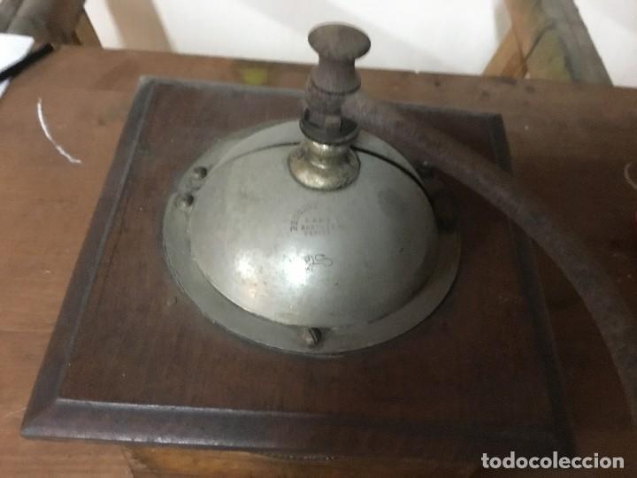 Antig&uuml;edades: molinillo peugeot