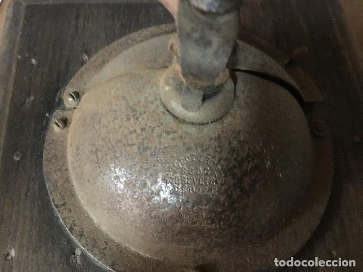 Antig&uuml;edades: molinillo peugeot