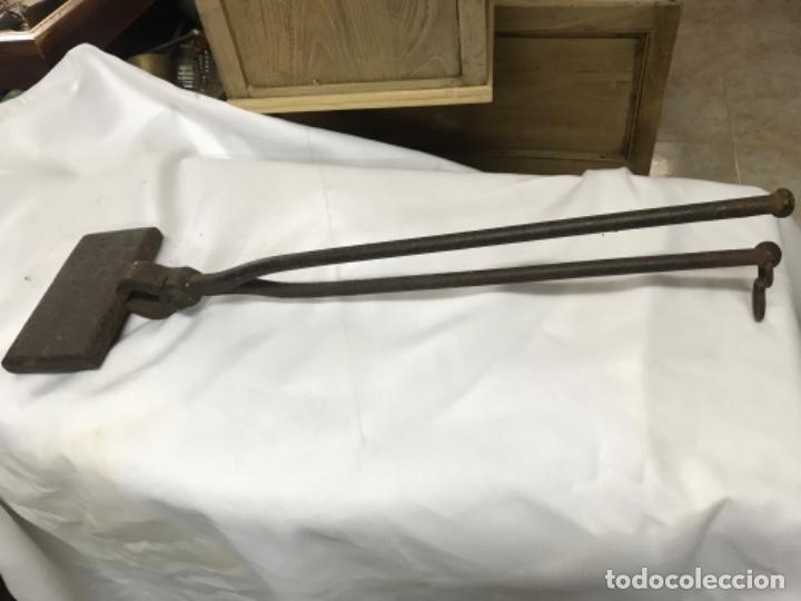 Antig&uuml;edades: Hostiario - Foto 1