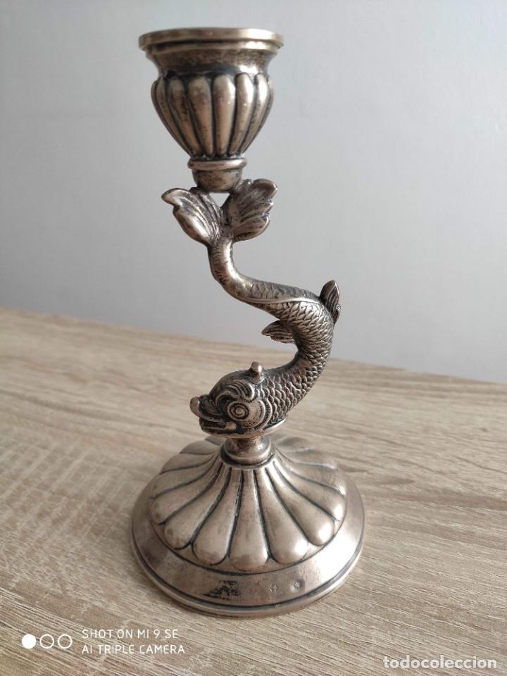 Antig&uuml;edades: Antiguo candelabro de plata con forma de pez - Foto 1